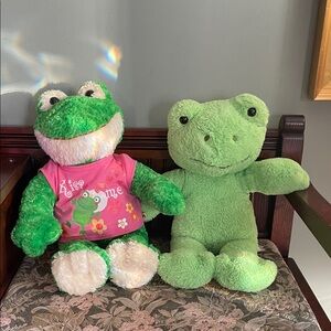 Build-A-Bear Plush Green Frogs Stuffed Toy